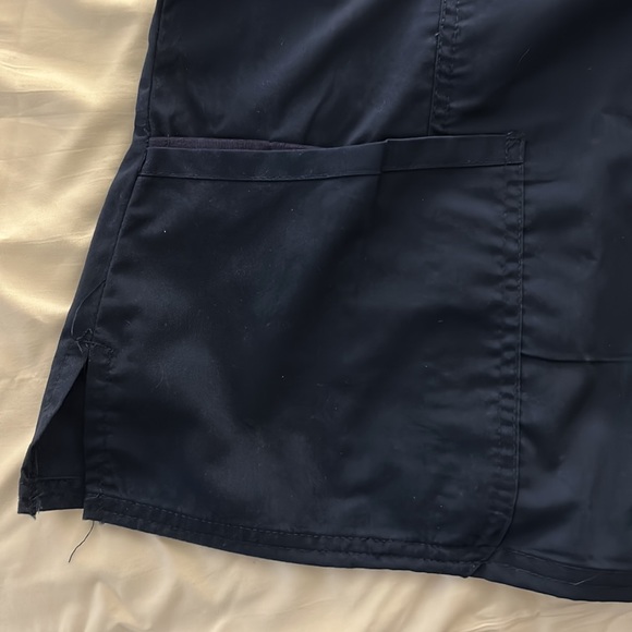 Cherokee women’s Scrub top - Picture 4 of 6